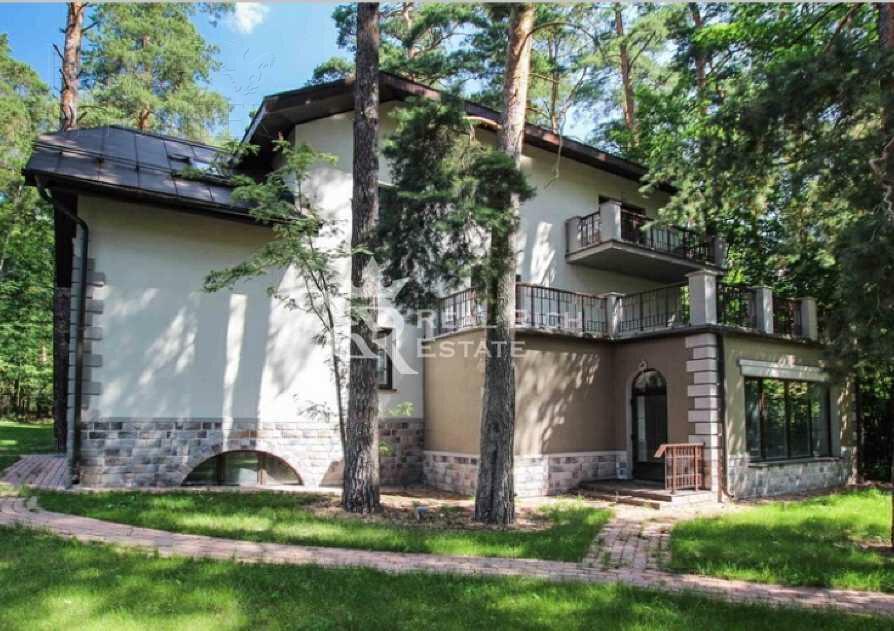 2-этажный коттедж 650 м² с отделкой