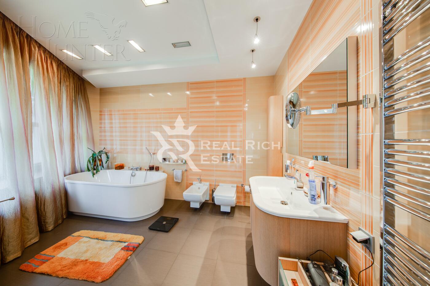 2-этажный коттедж 1 100 м² с отделкой