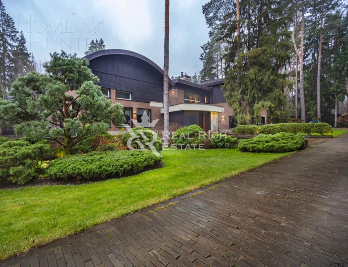 2-этажный коттедж 1 200 м² с отделкой