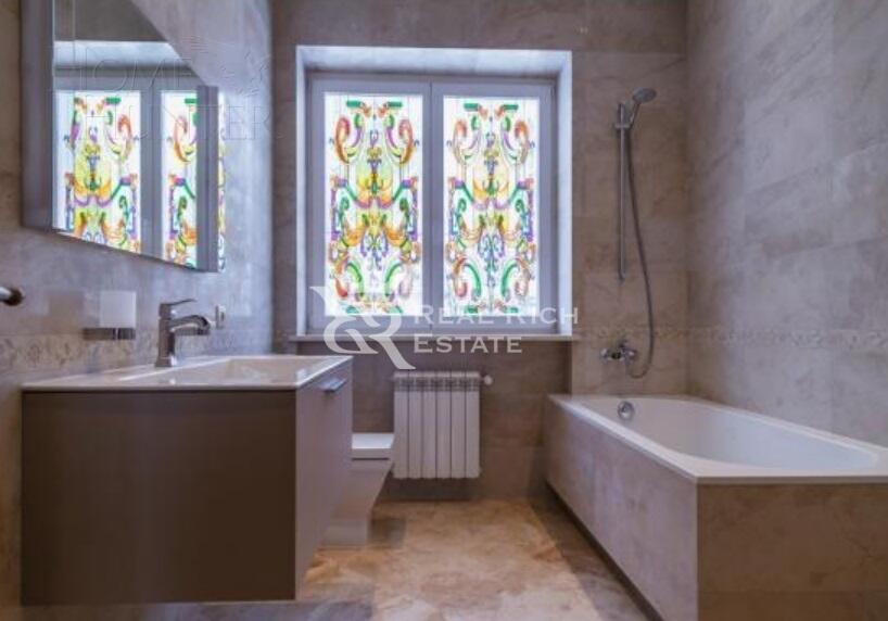 2-этажный коттедж 450 м² с отделкой