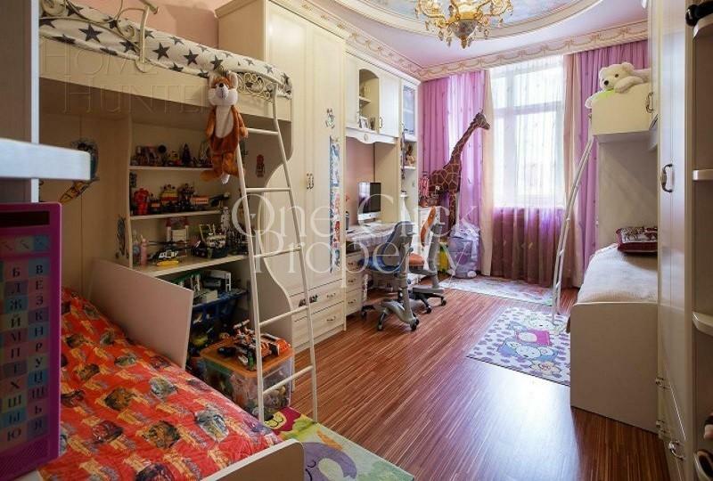 10-КОМН. КВАРТИРА С ОТДЕЛКОЙ 560 М² НА 4 ЭТАЖЕ