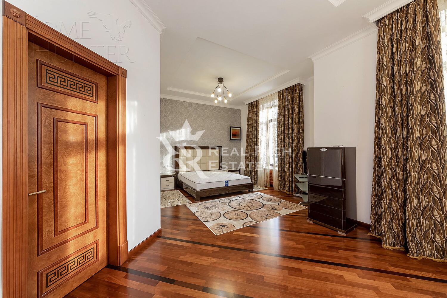 2-этажный коттедж 900 м² с отделкой