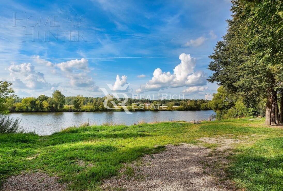 3-этажный коттедж 1 800 м² с отделкой