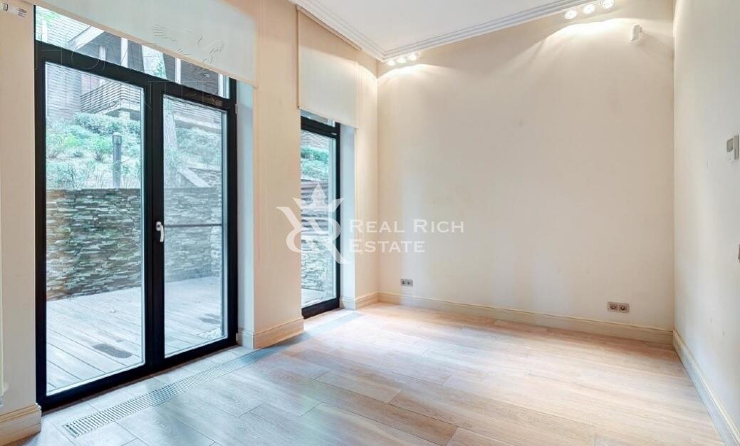 3-этажный таунхаус 340 м² с отделкой