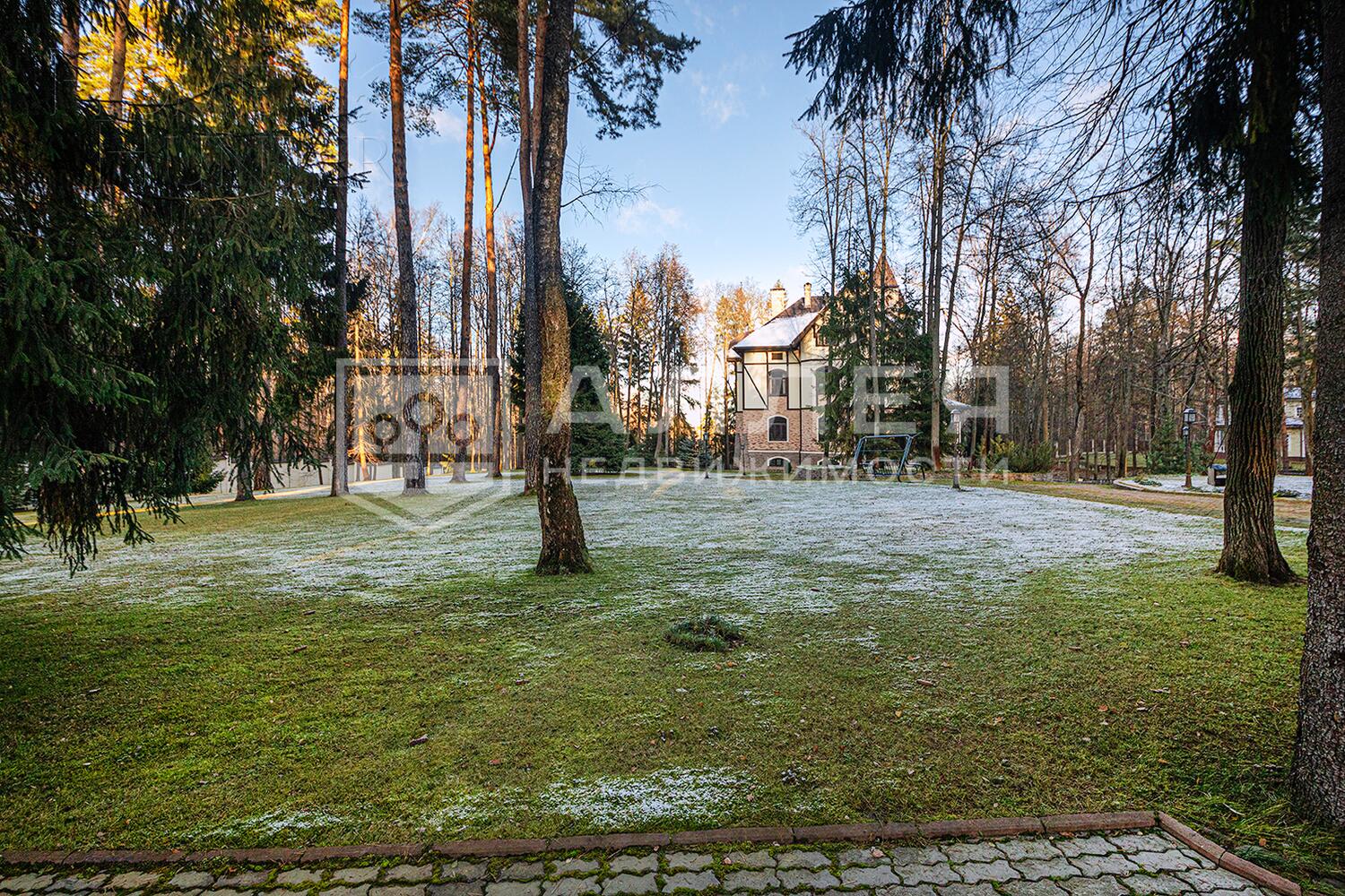 3-этажный коттедж 780 м² без отделки