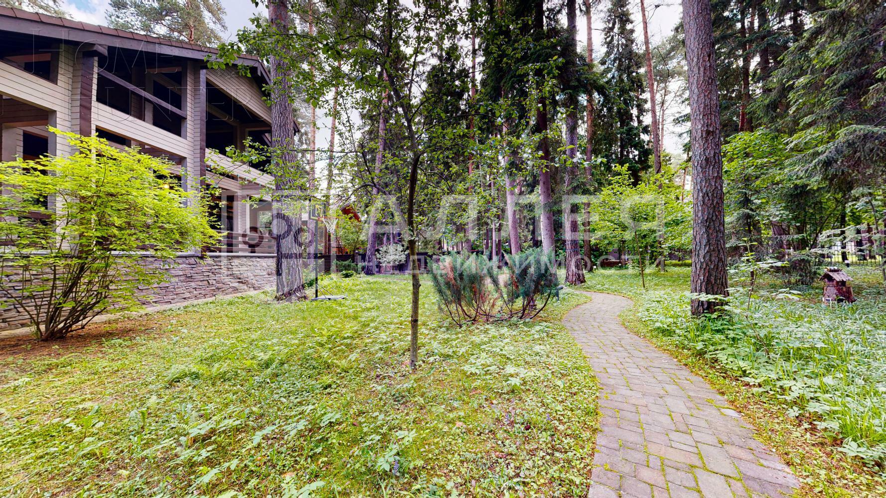 2-этажный коттедж 820 м² с отделкой