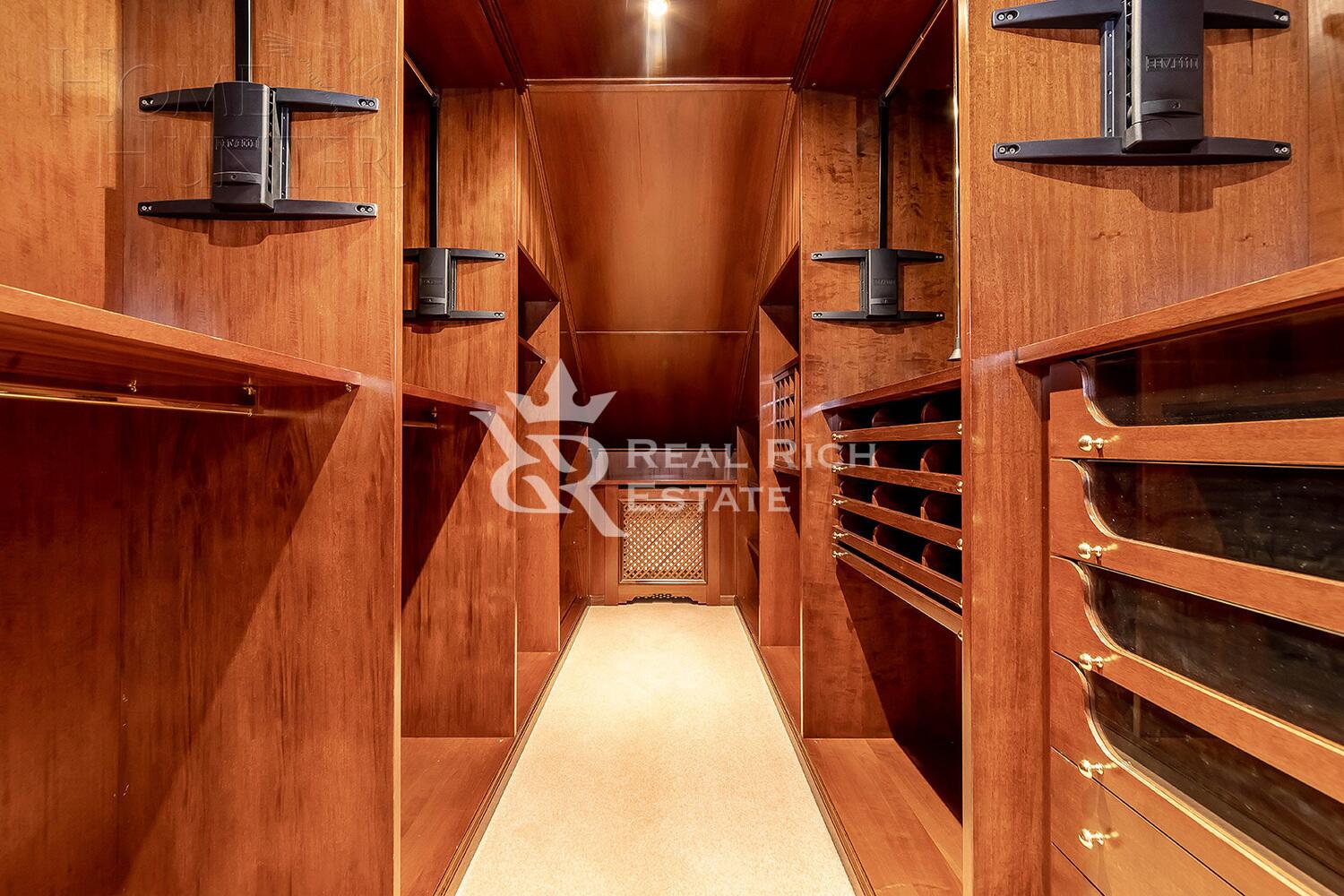 2-этажный коттедж 900 м² с отделкой