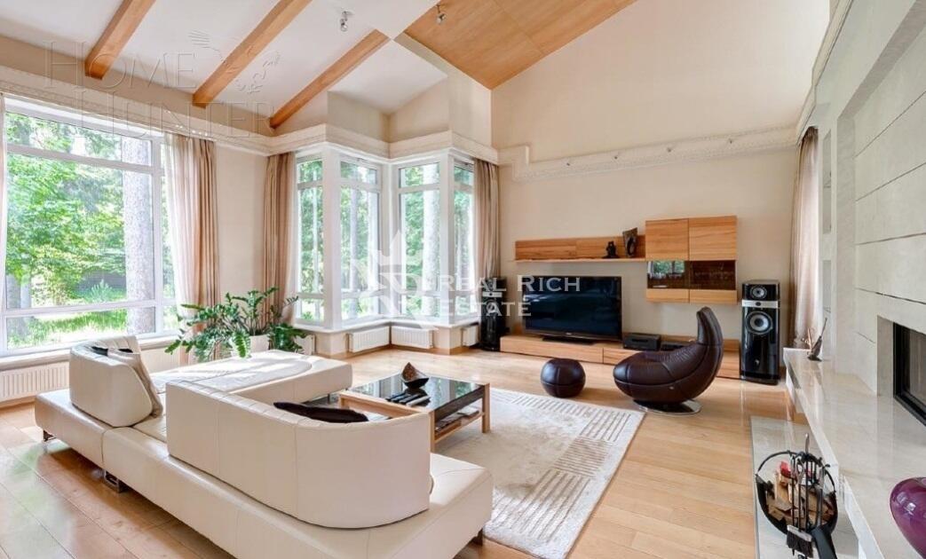 3-этажный коттедж 550 м² с отделкой