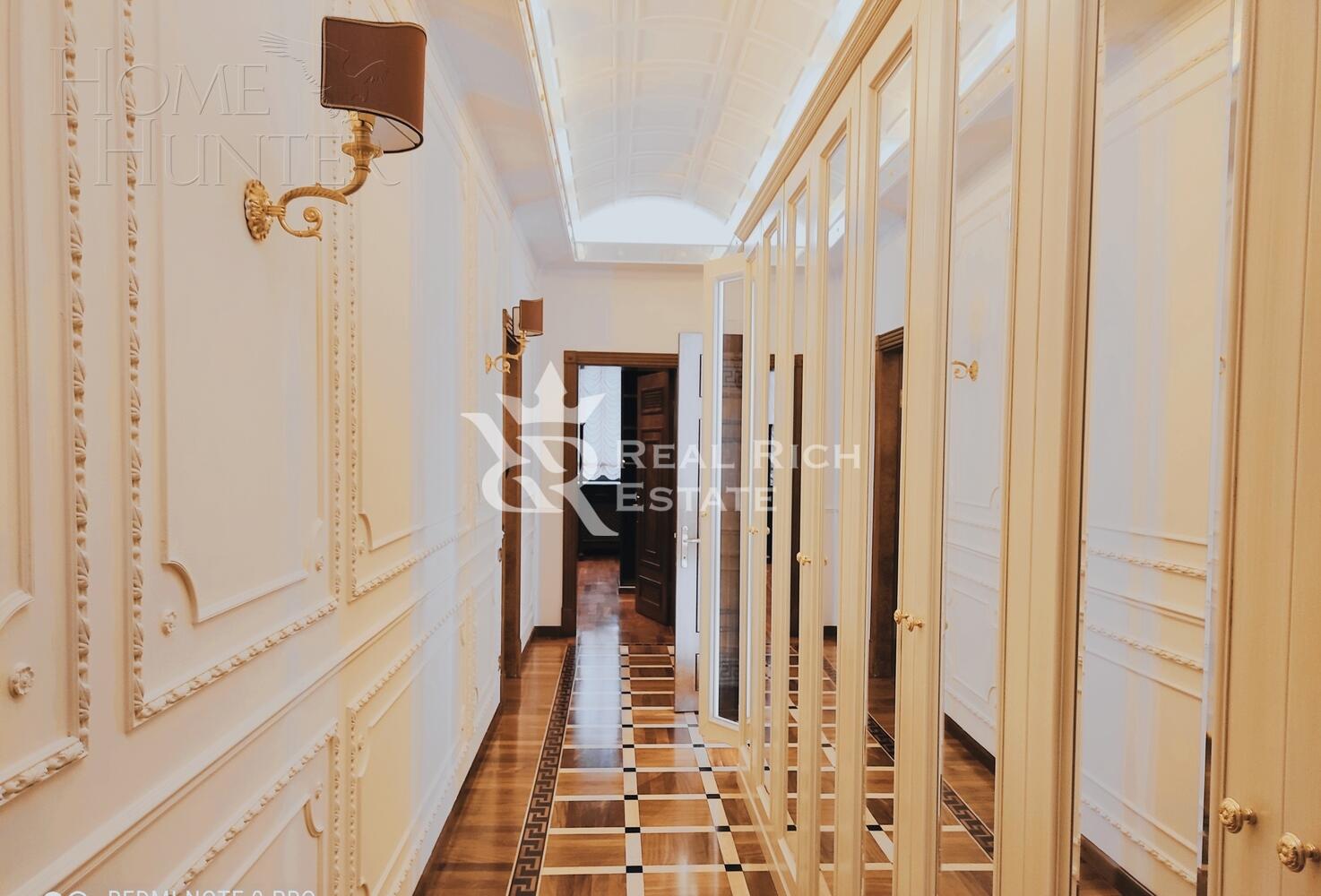 2-этажный коттедж 900 м² с отделкой