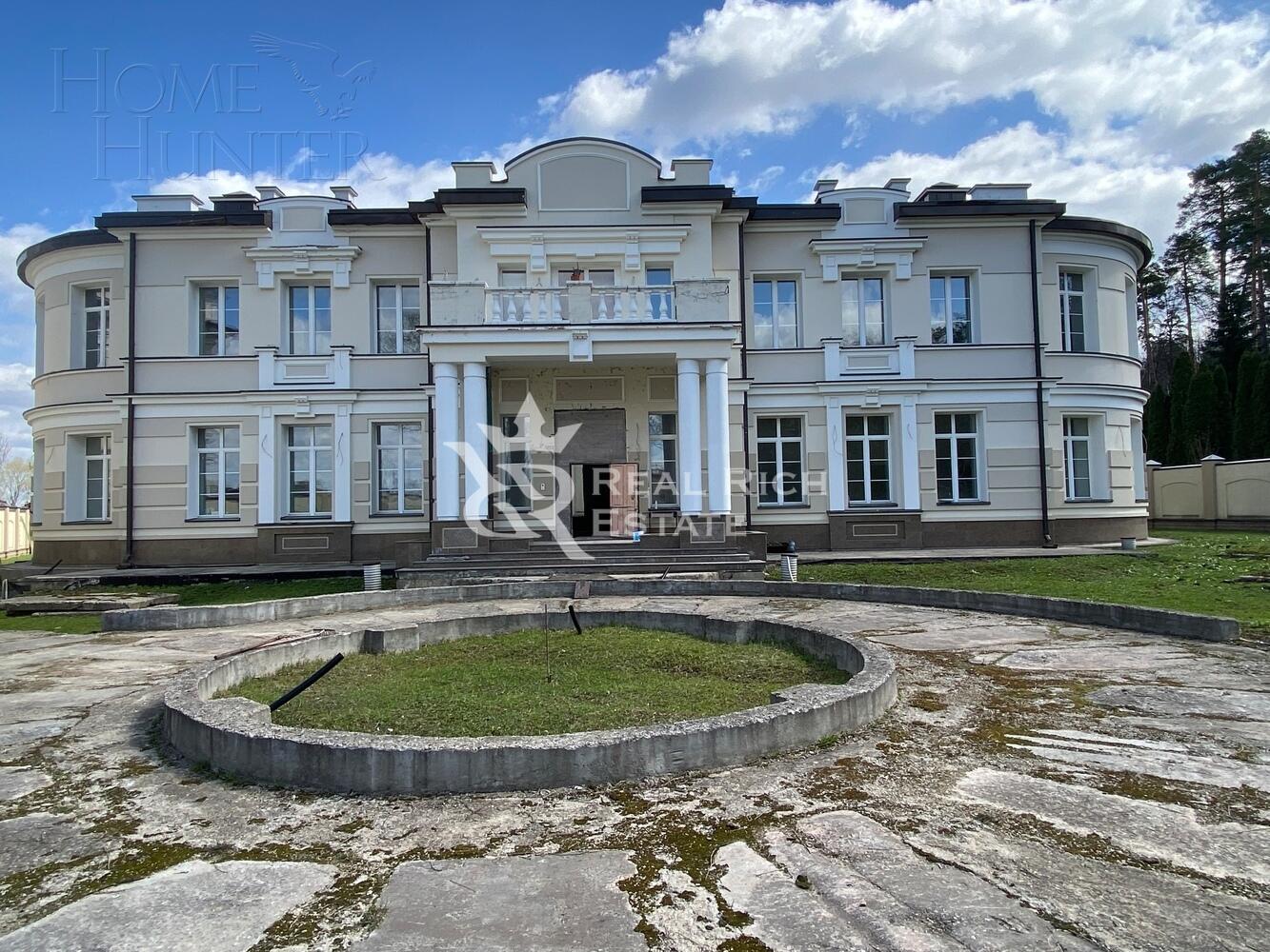 2-этажный коттедж 2 200 м² без отделки