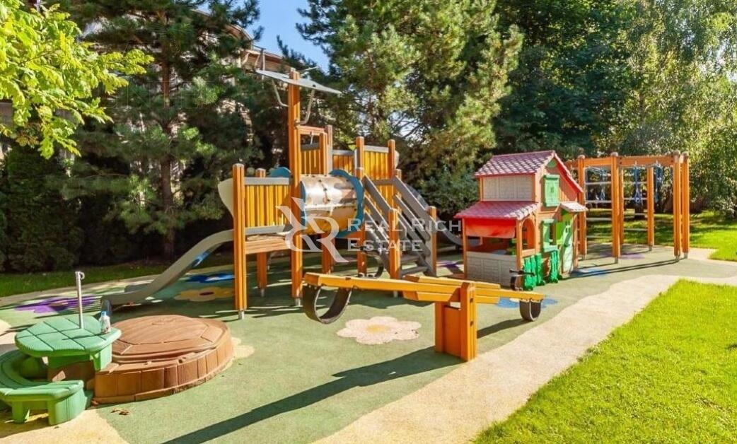 2-этажный коттедж 1 800 м² без отделки