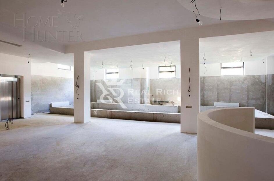 2-этажный коттедж 1 300 м² без отделки