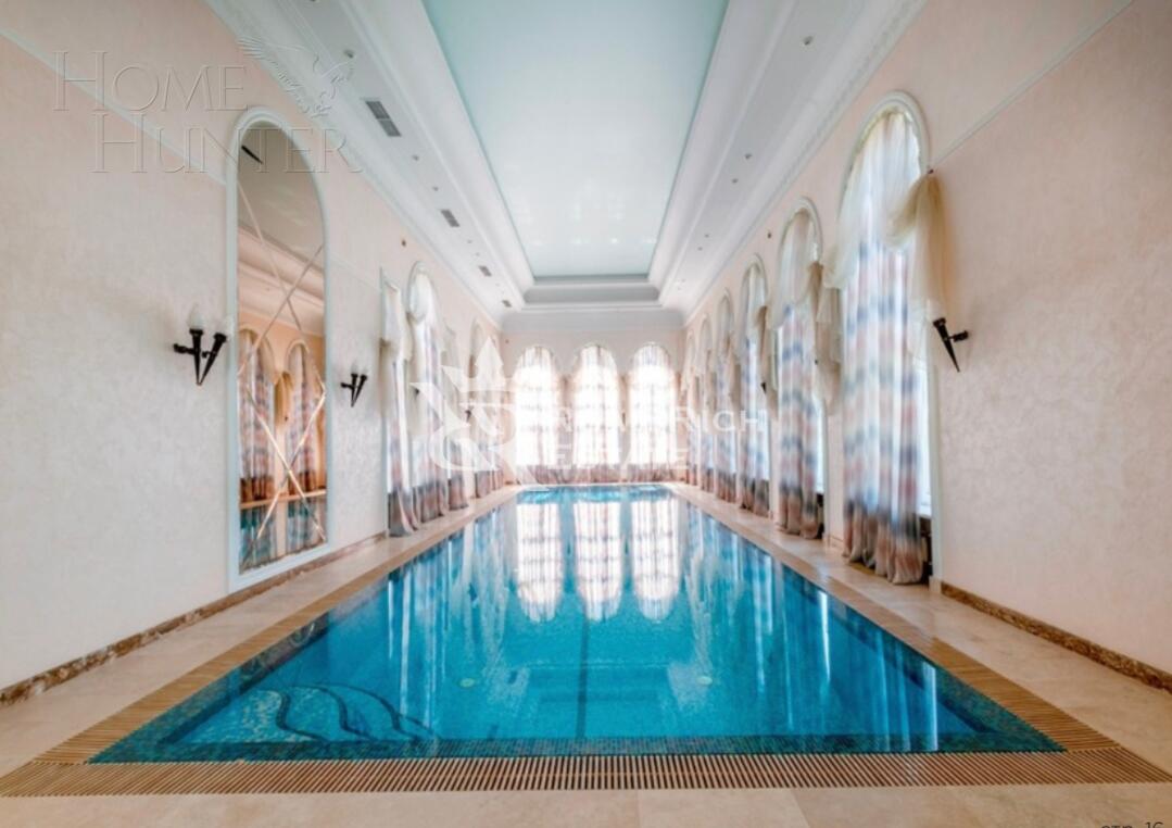 3-этажный коттедж 1 800 м² с отделкой