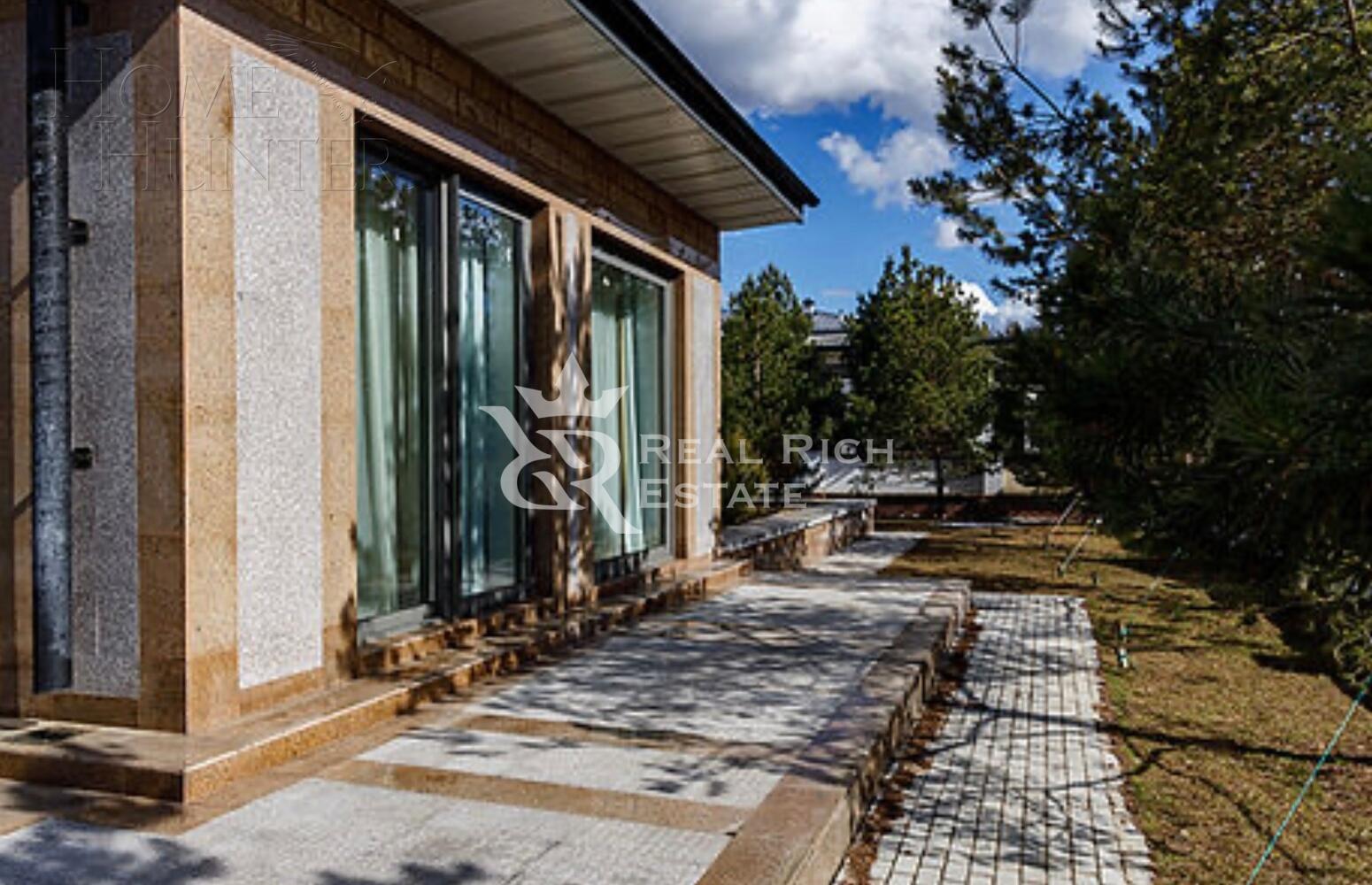 2-этажный коттедж 940 м² с отделкой