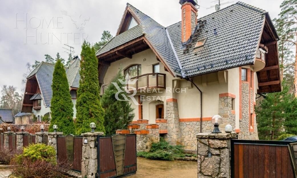 2-этажный коттедж 490 м² с отделкой