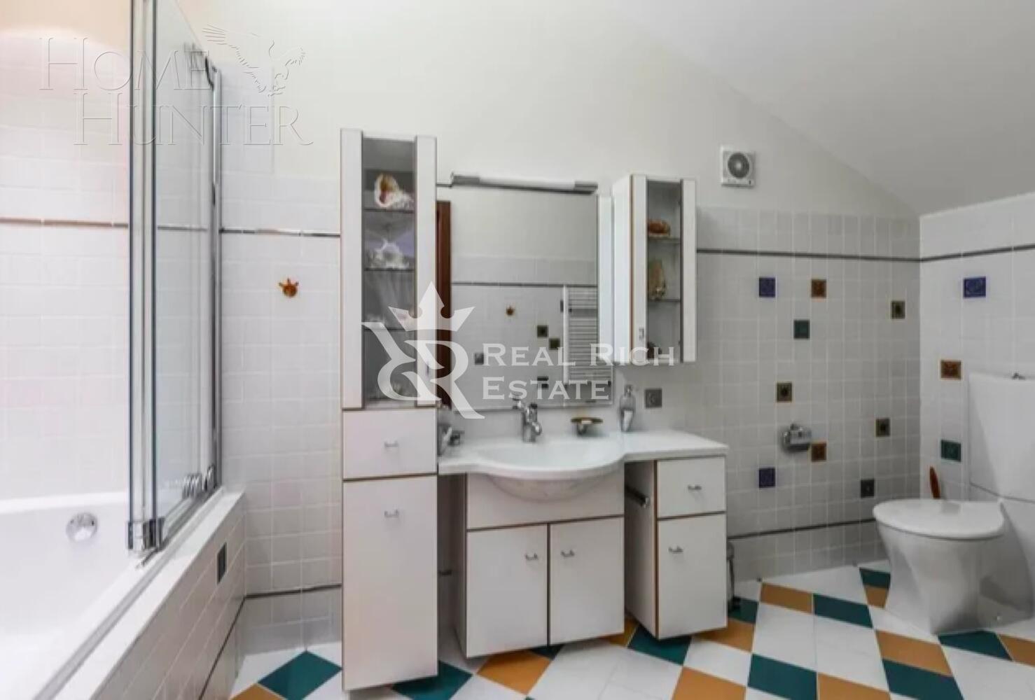 2-этажный коттедж 860 м² с отделкой