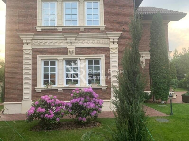 2-этажный коттедж 1 200 м² с отделкой