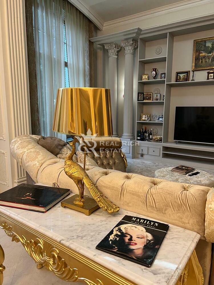 3-этажный коттедж 1 000 м² с отделкой