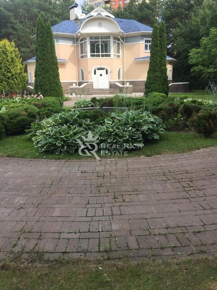 2-этажный коттедж 690 м² с отделкой