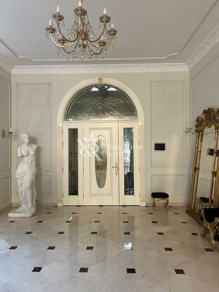 3-этажный коттедж 1 000 м² с отделкой