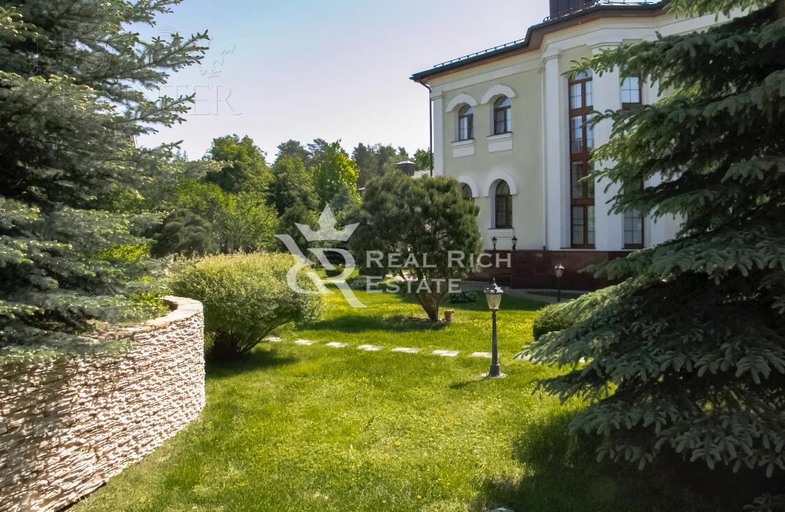 2-этажный коттедж 590 м² с отделкой