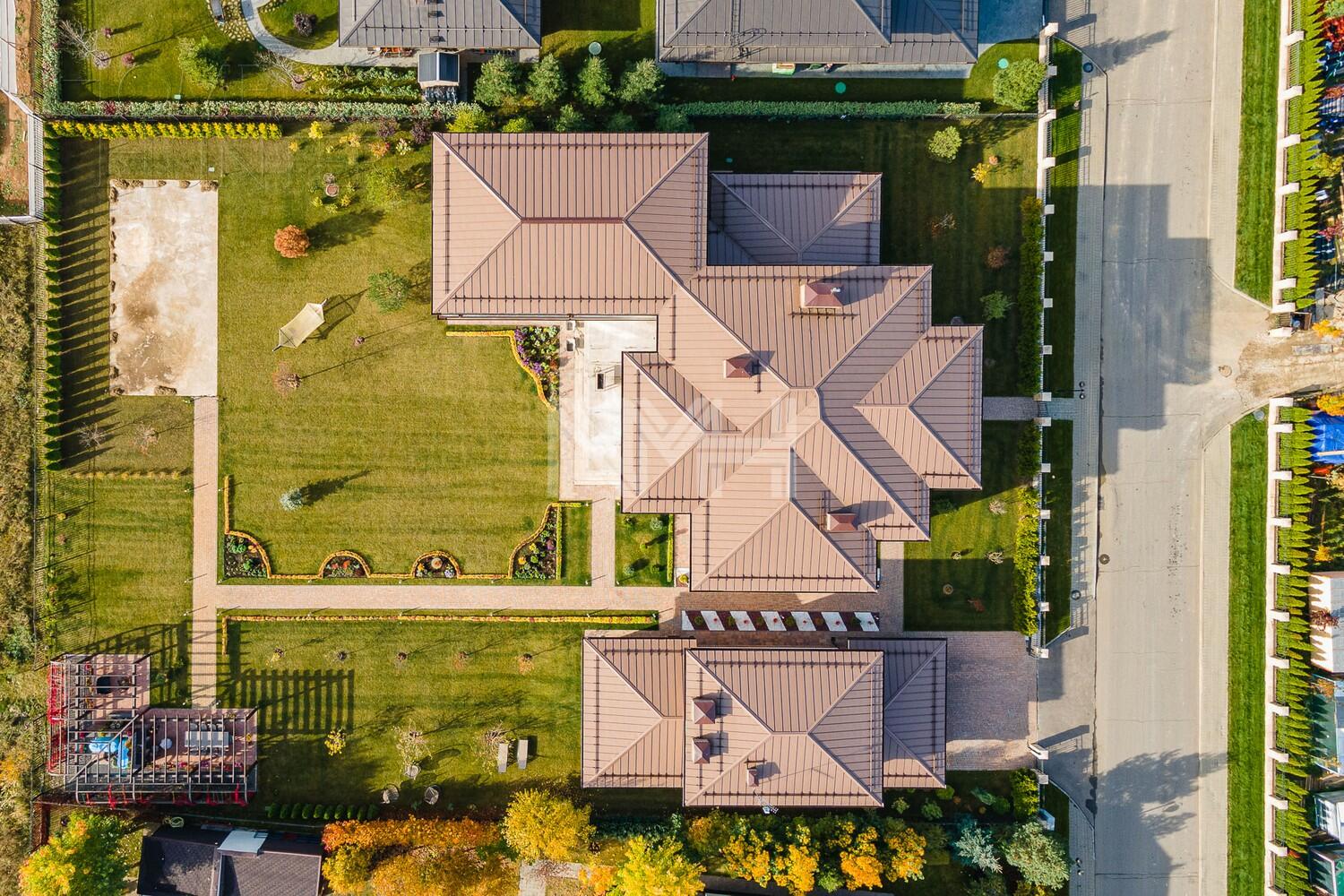 2-этажный коттедж 700 м² без отделки