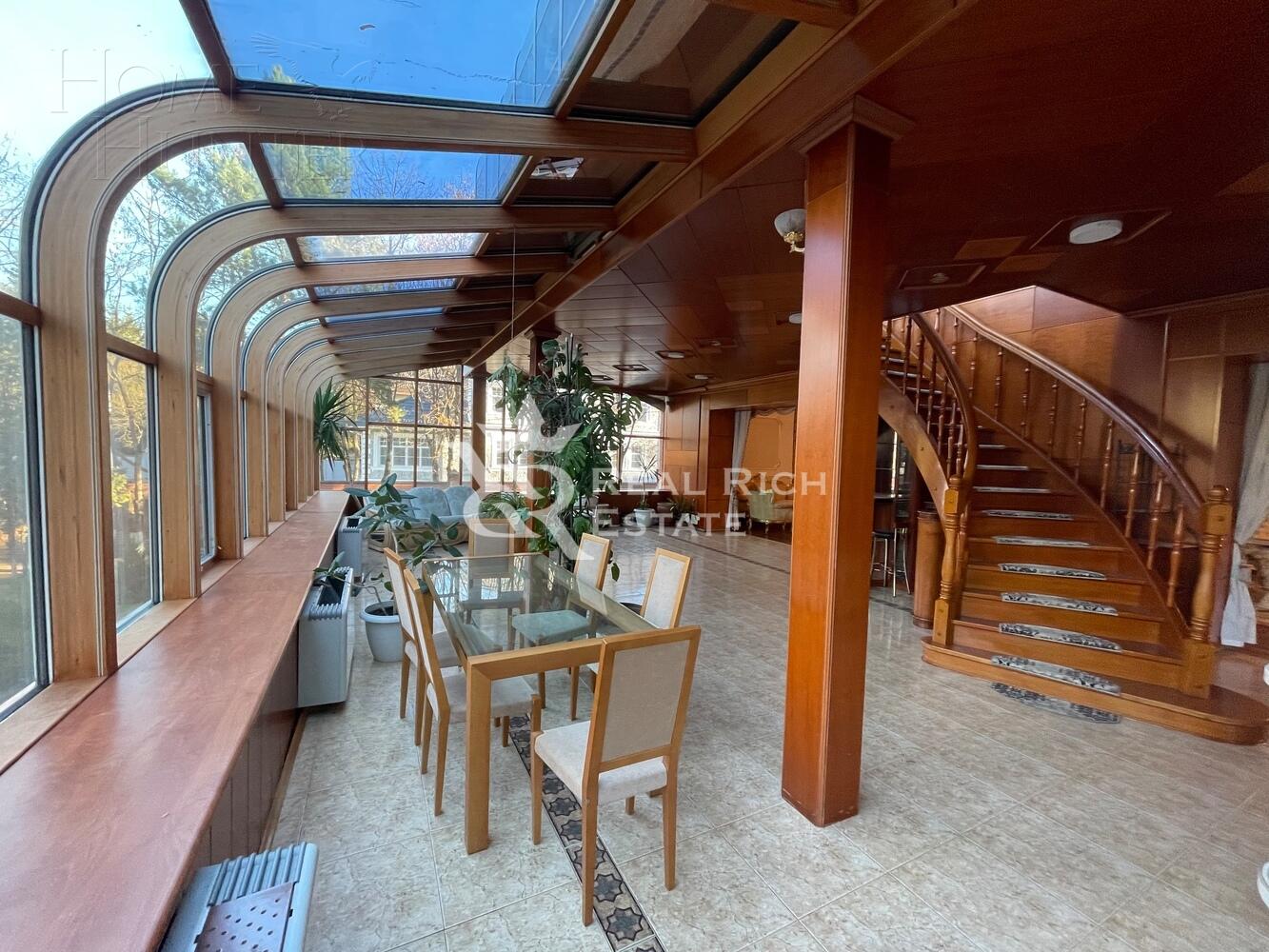 2-этажный коттедж 680 м² с отделкой