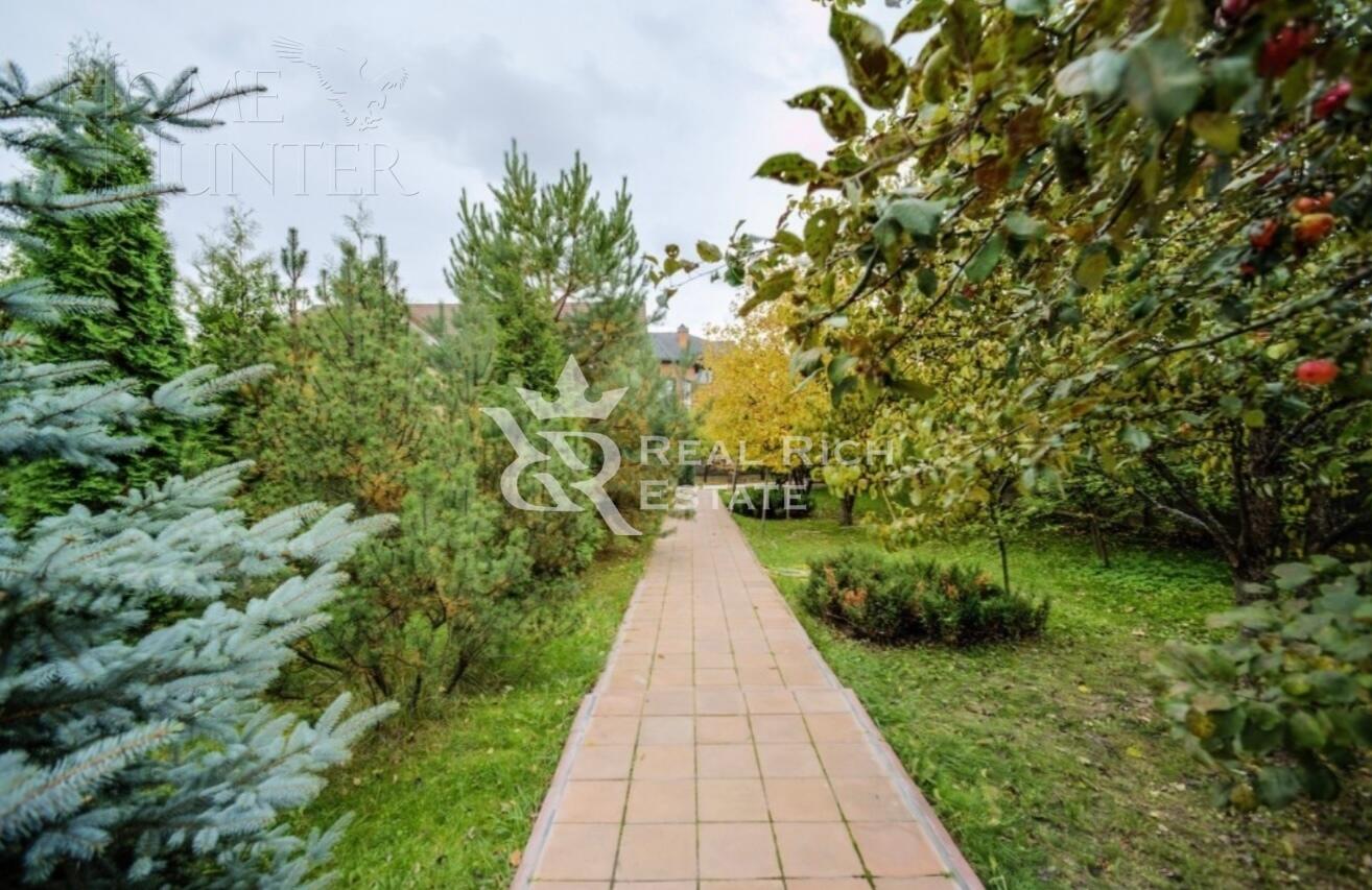 2-этажный коттедж 1 350 м² с отделкой