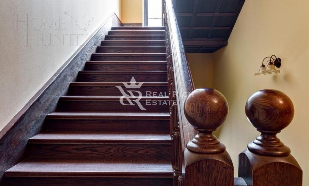 2-этажный коттедж 980 м² с отделкой