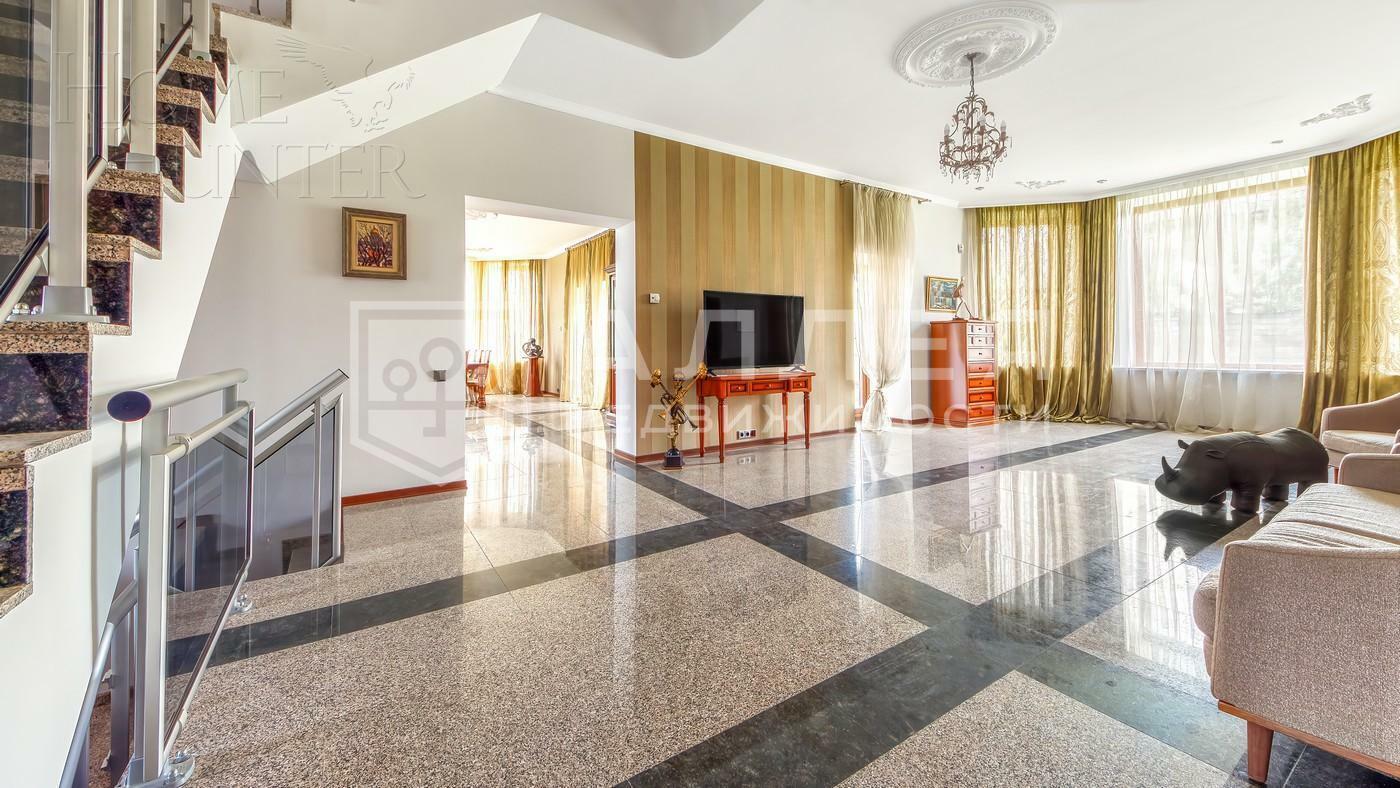 2-этажный коттедж 750 м² с отделкой