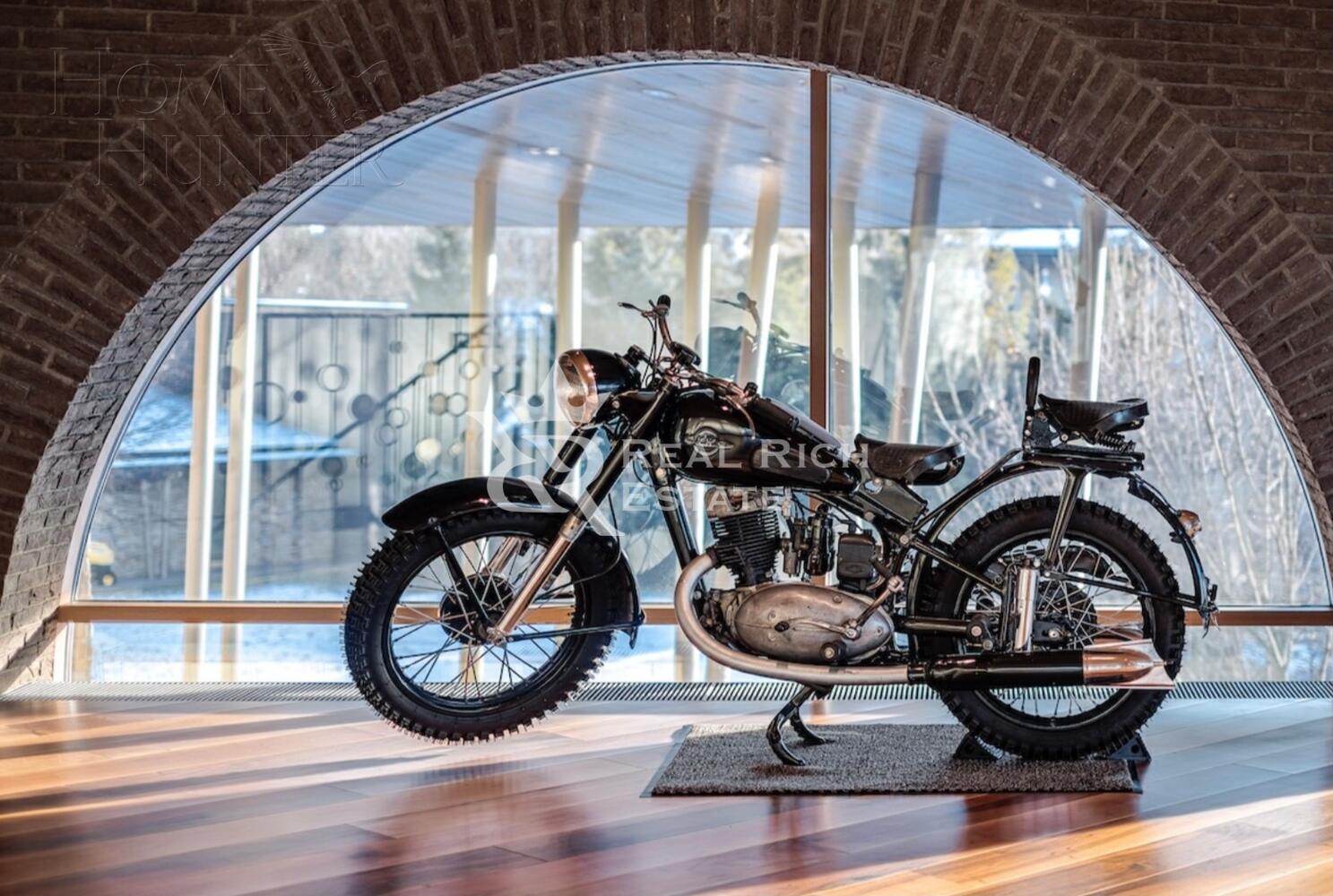 2-этажный коттедж 1 360 м² с отделкой