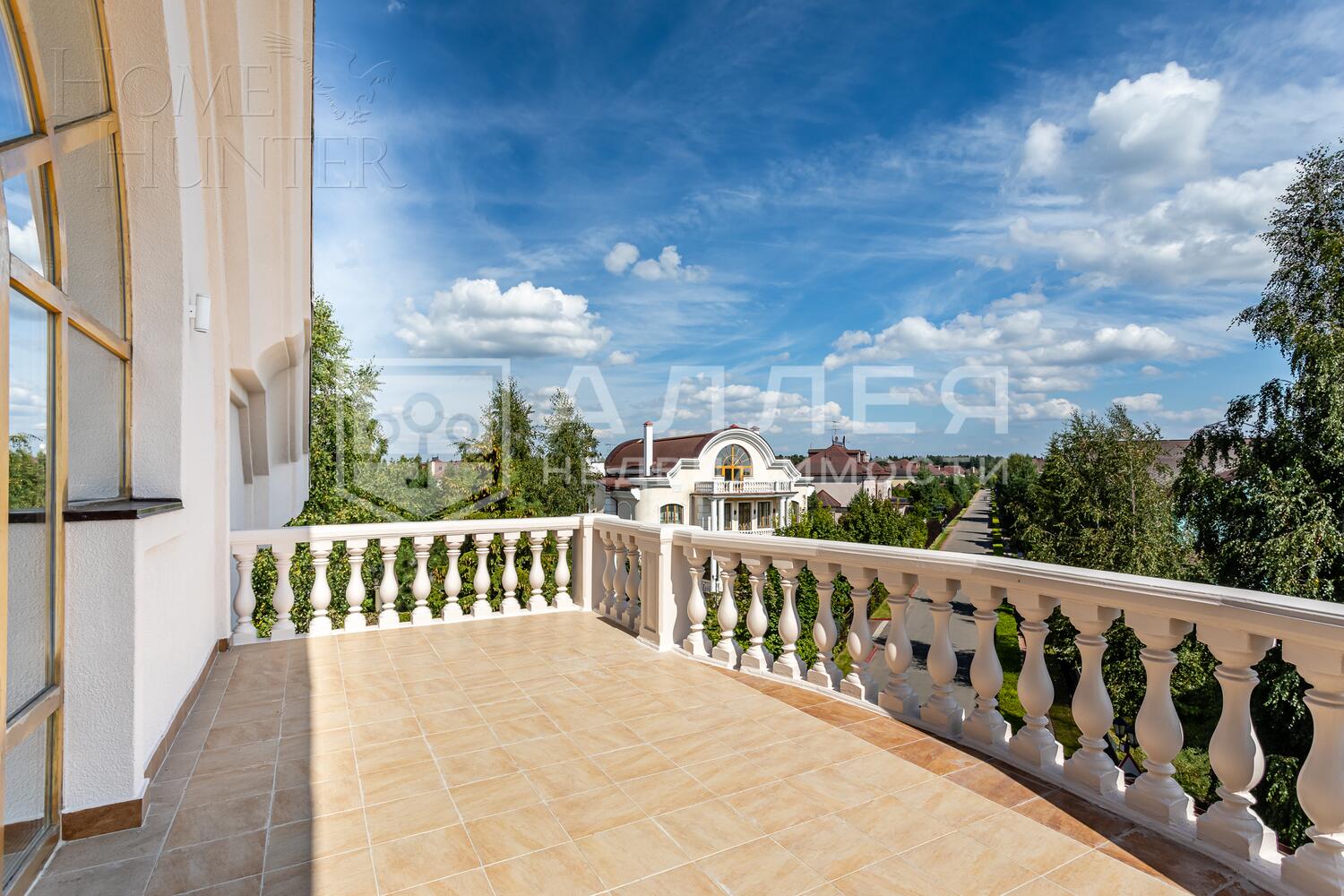 3-этажный коттедж 650 м² с отделкой