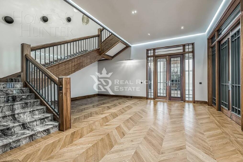 2-этажный коттедж 989.7 м² с отделкой