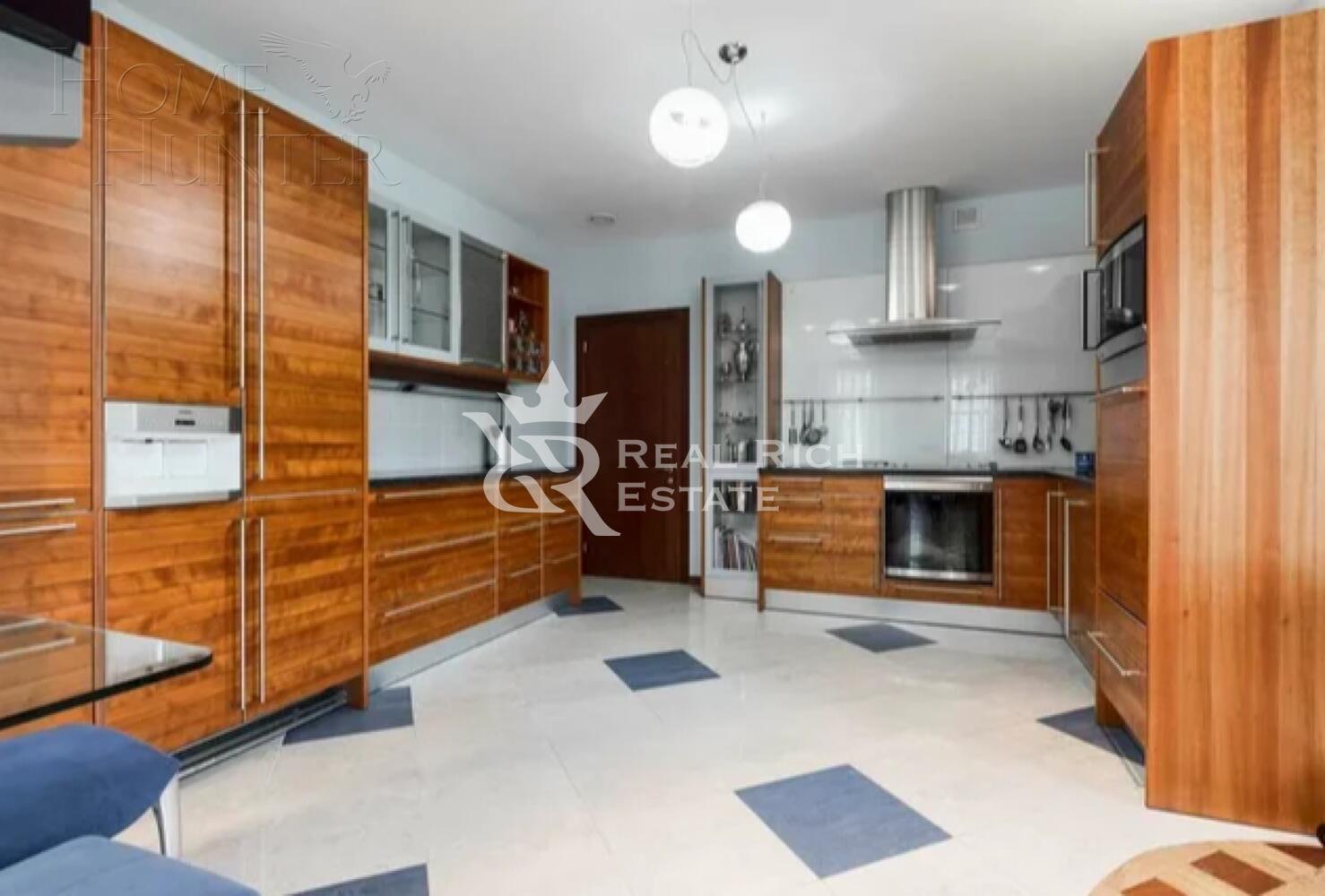 2-этажный коттедж 860 м² с отделкой