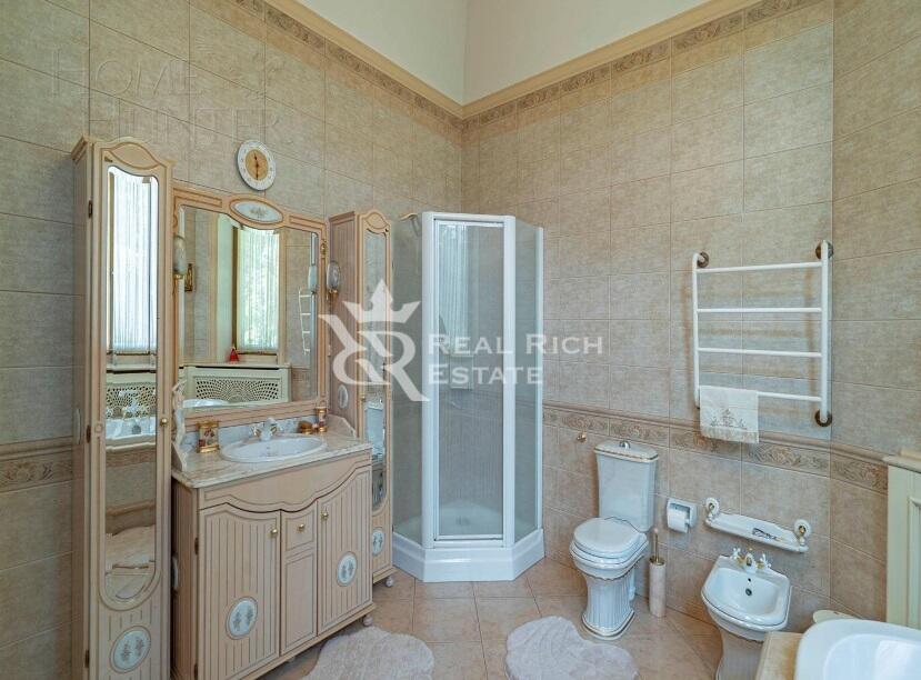2-этажный коттедж 850 м² с отделкой