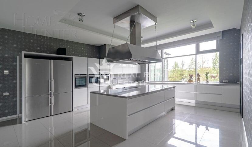 2-этажный коттедж 1 400 м² с отделкой