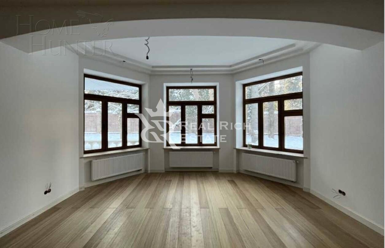 2-этажный коттедж 1 540 м² с отделкой