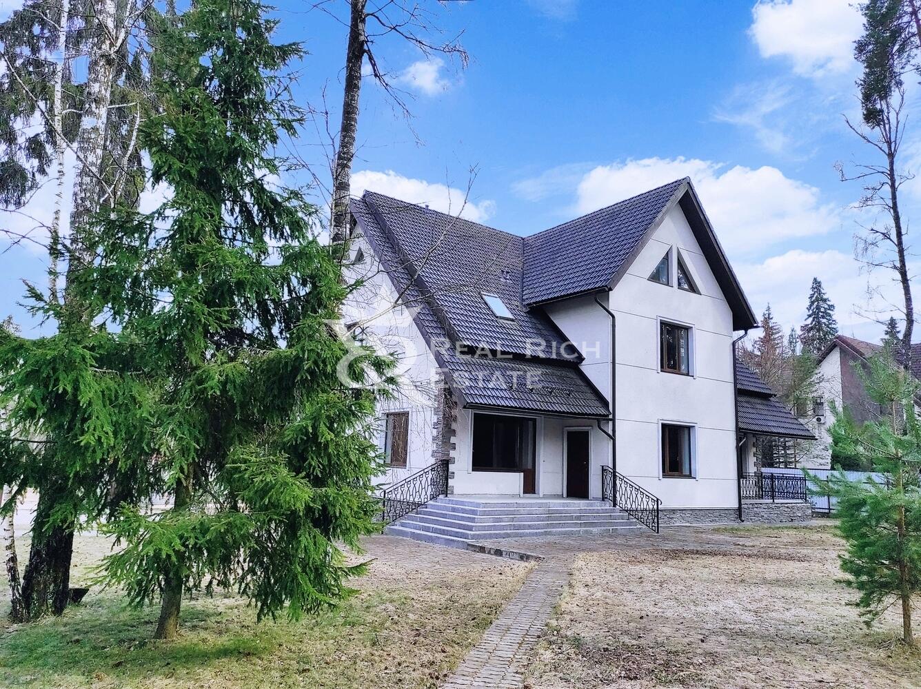 3-этажный коттедж 658 м² с отделкой