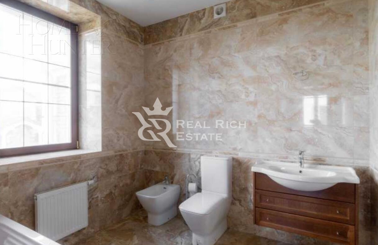 2-этажный коттедж 1 000 м² с отделкой