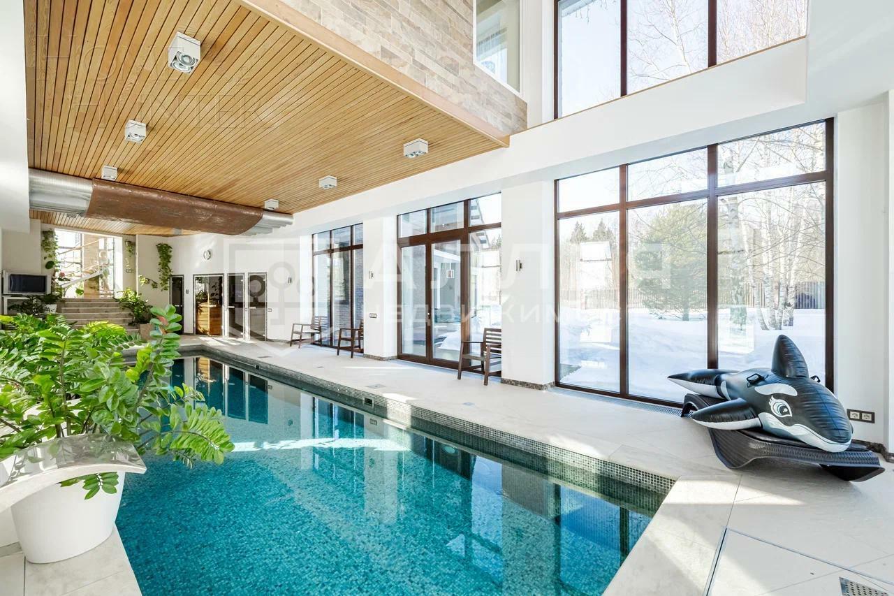 2-этажный коттедж 535 м² с отделкой