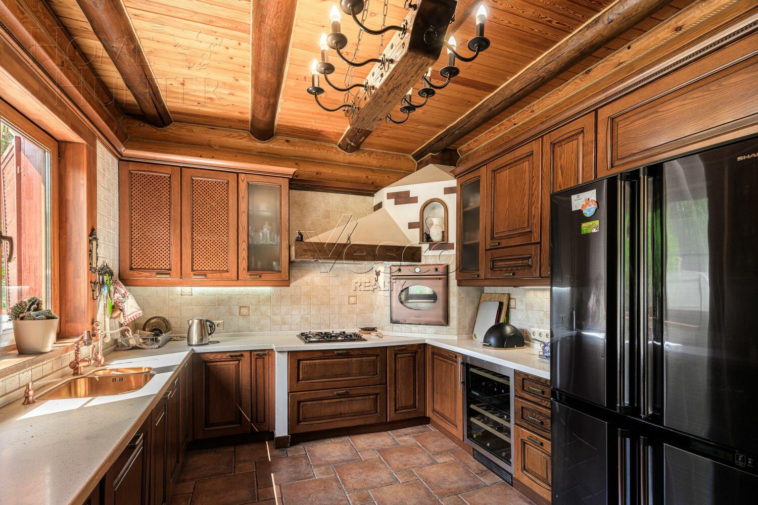 3-этажный коттедж 550 м² с отделкой