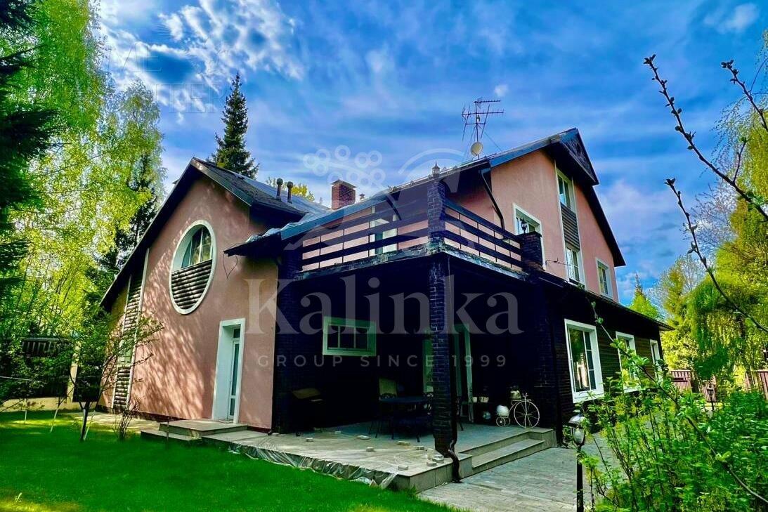 2-этажный коттедж 500 м² с отделкой