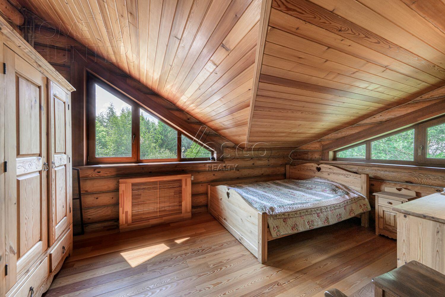 3-этажный коттедж 550 м² с отделкой