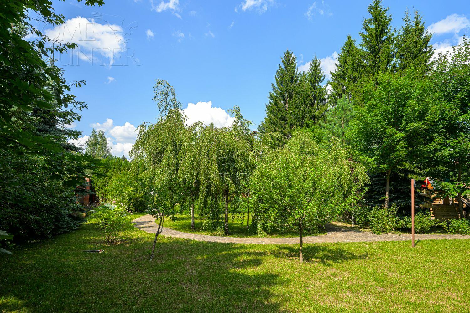 3-этажный коттедж 550 м² с отделкой