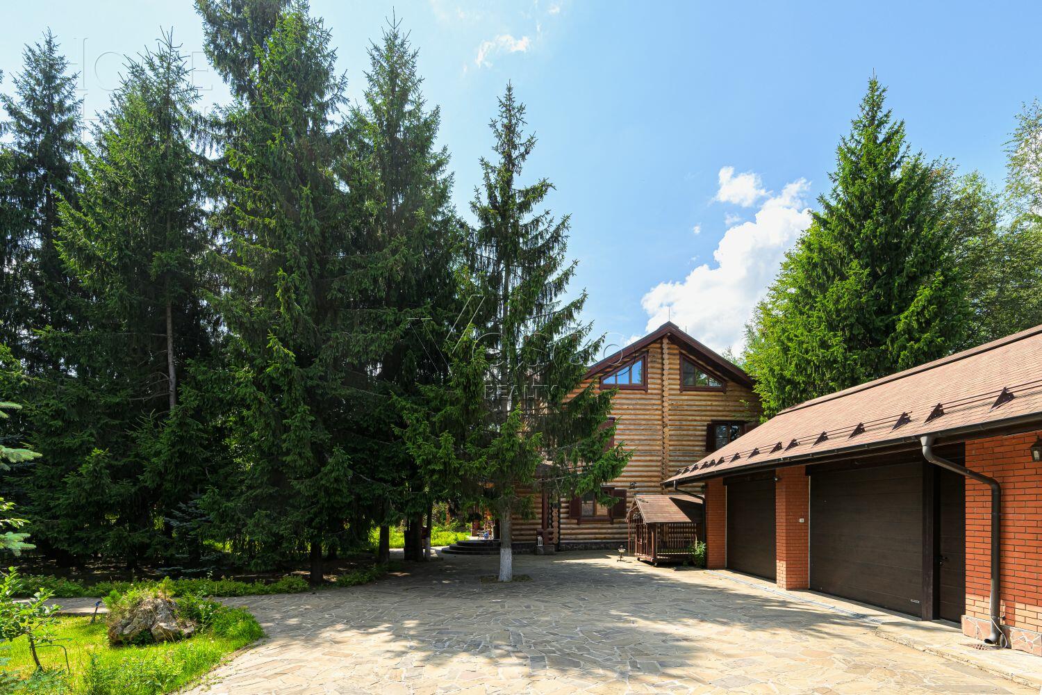 3-этажный коттедж 550 м² с отделкой