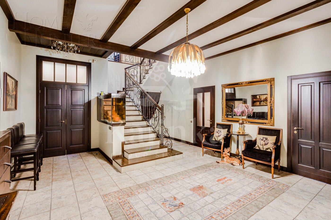 2-этажный коттедж 500 м² с отделкой