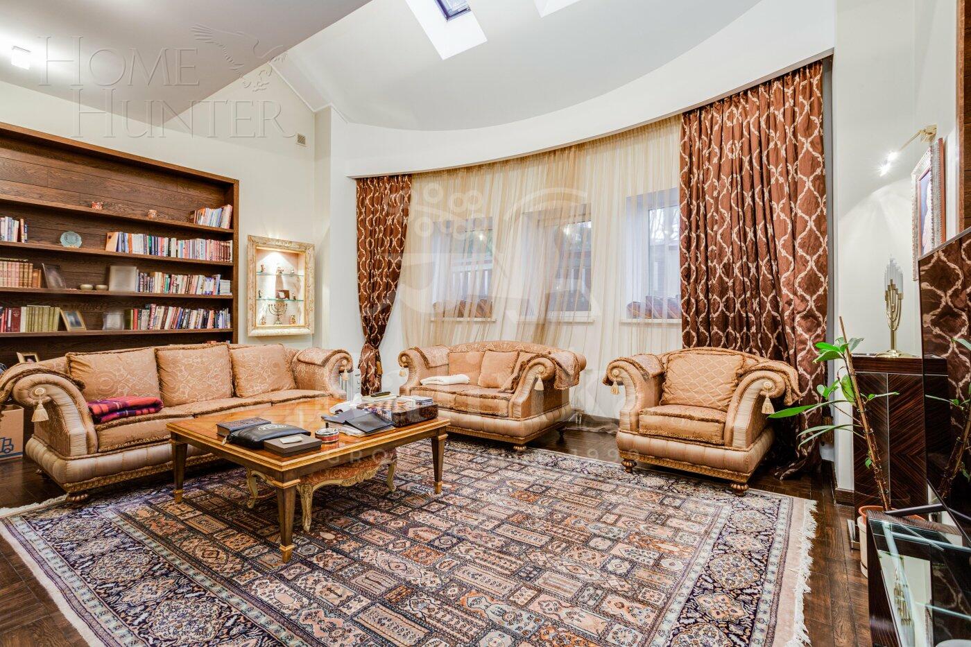 2-этажный коттедж 500 м² с отделкой