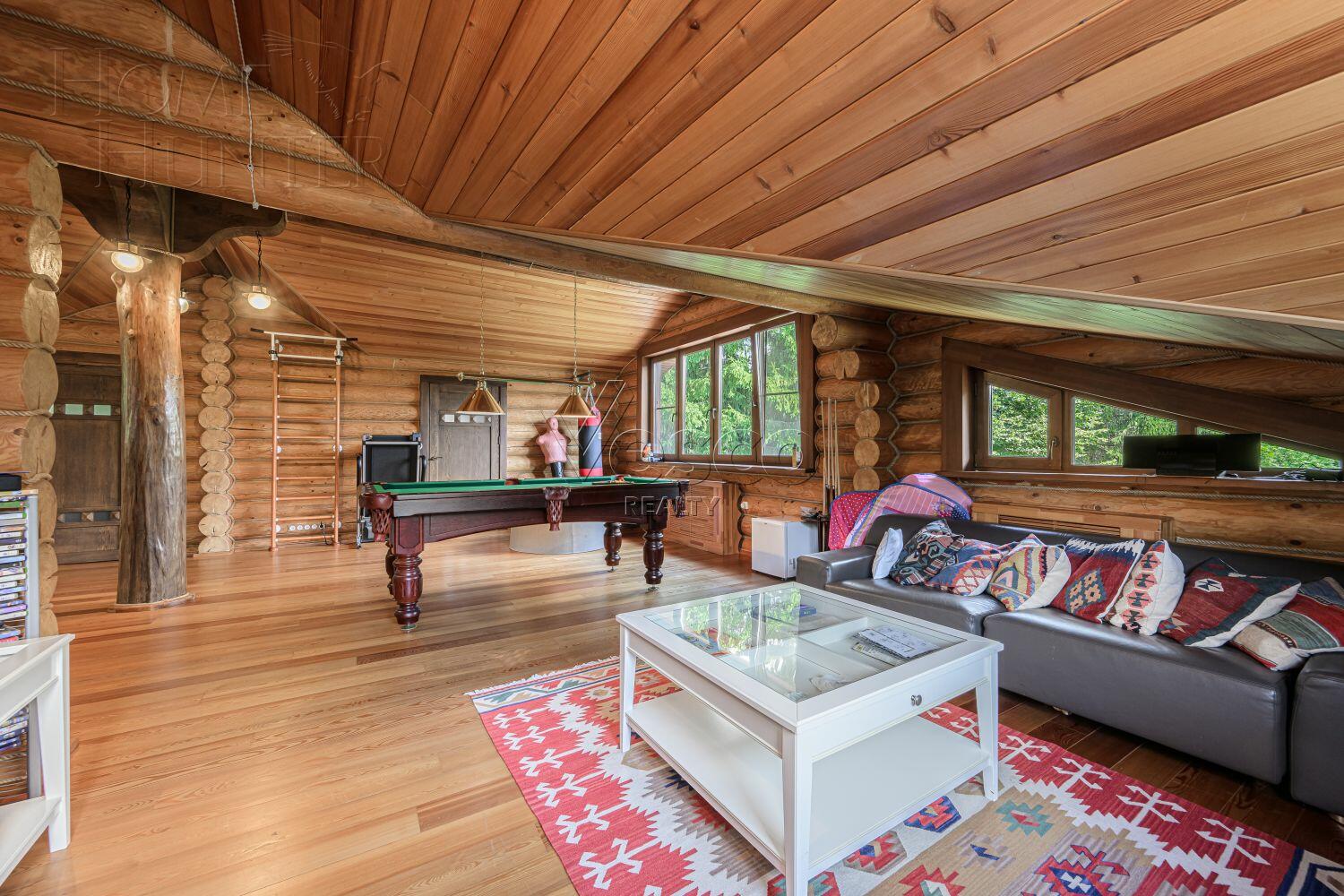 3-этажный коттедж 550 м² с отделкой