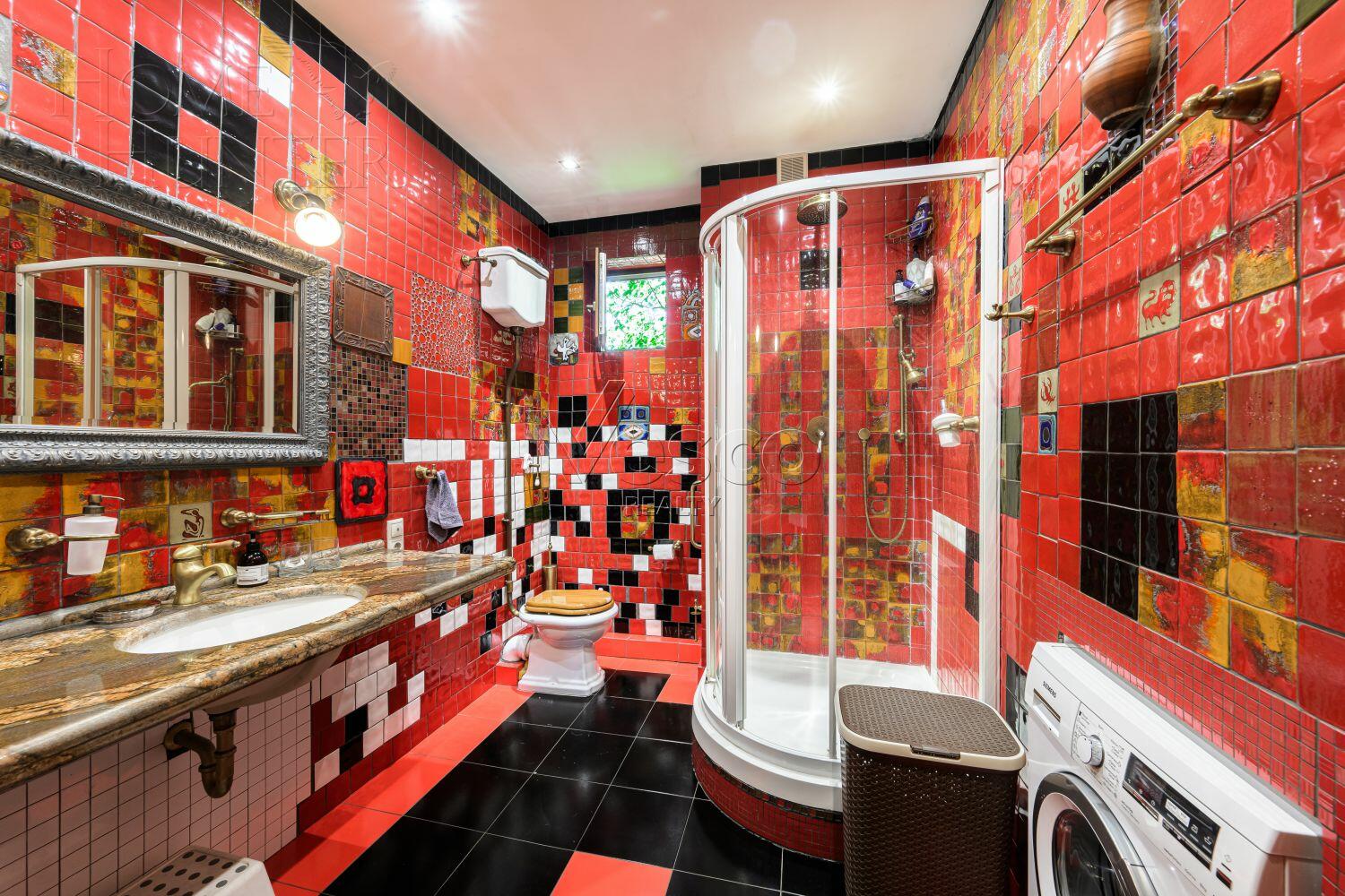 3-этажный коттедж 550 м² с отделкой