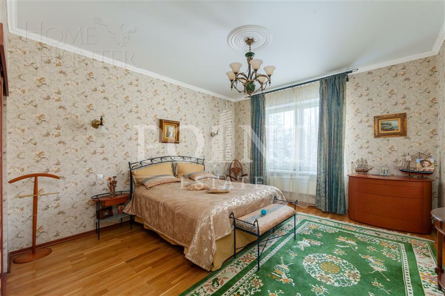 2-этажный коттедж 300 м² с отделкой